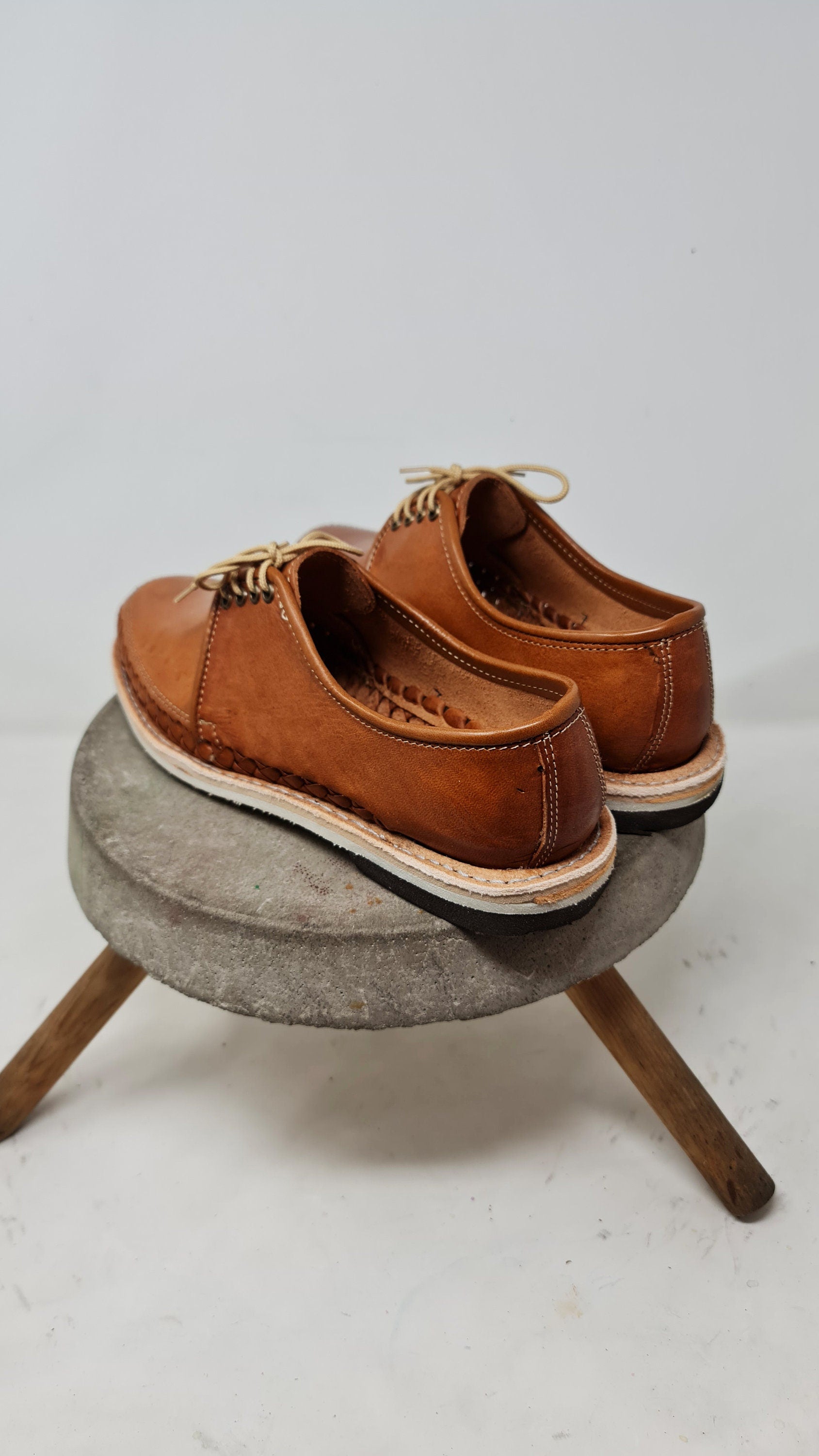 Men's light brown leather lace-up shoes, leather huaraches made in Mexico
