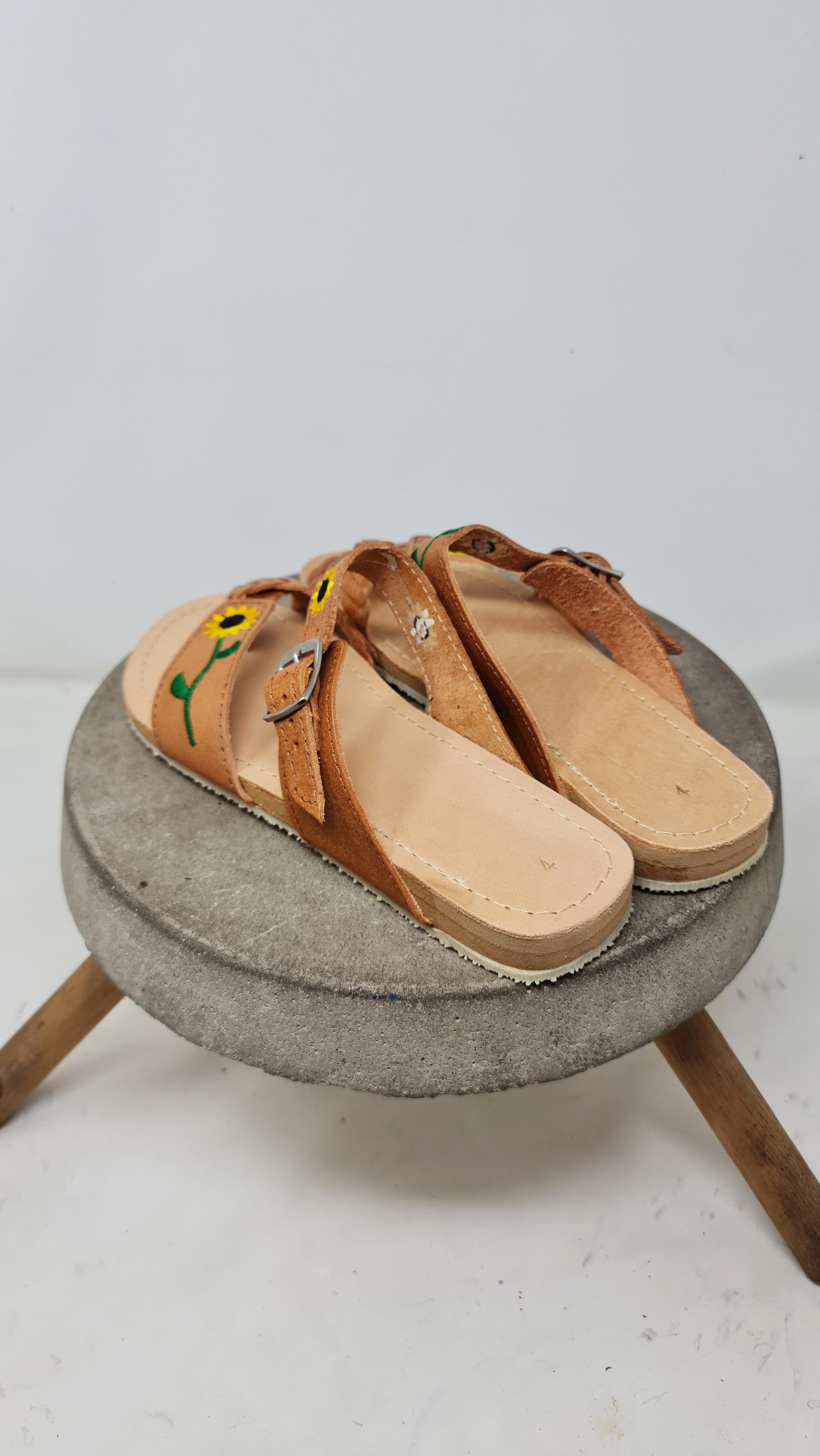 Handmade Leather Huaraches with Embroidered Flowers - Backless Sandals for Women - Brown and White Colors