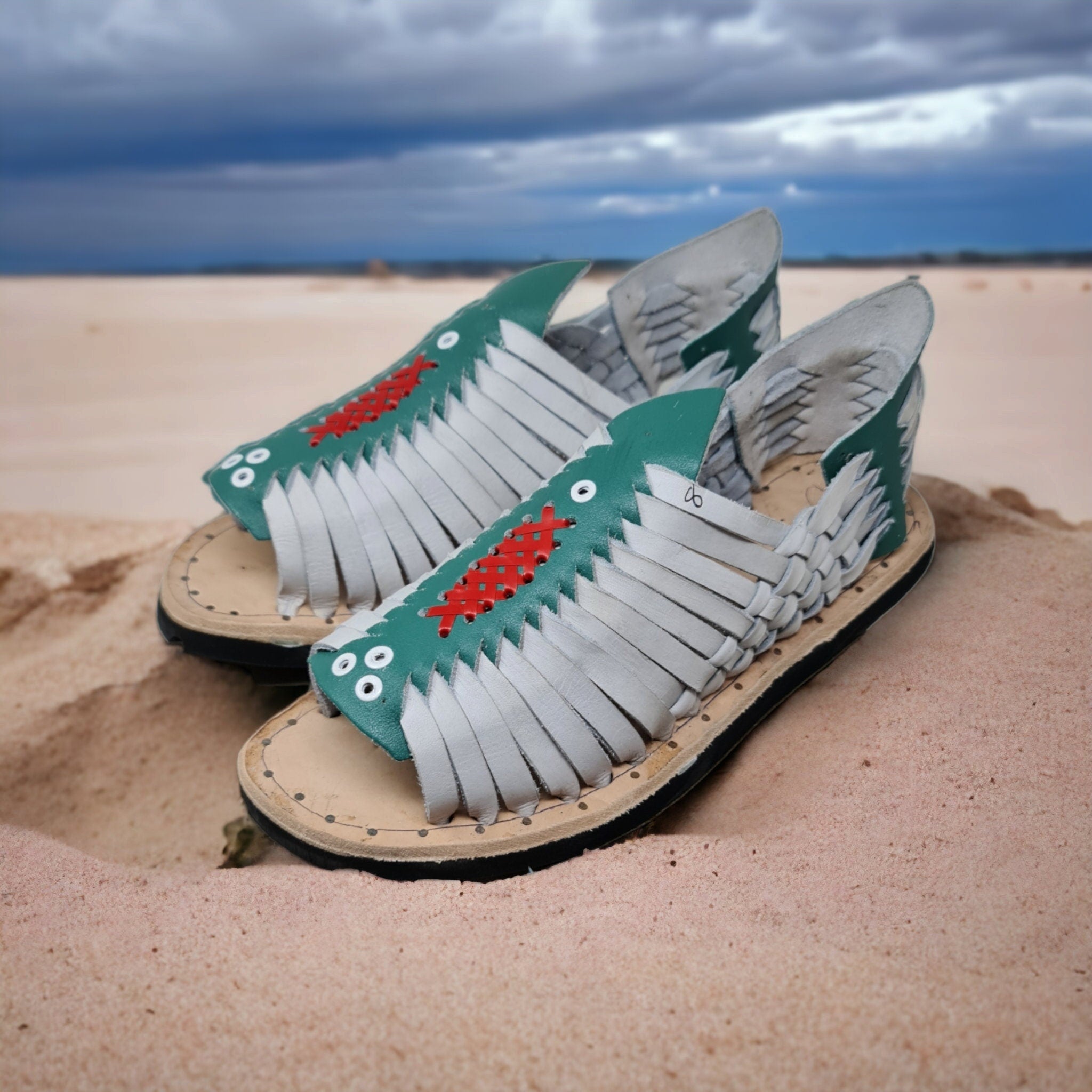 Men's white strap huaraches. Mexican sandals with tire sole