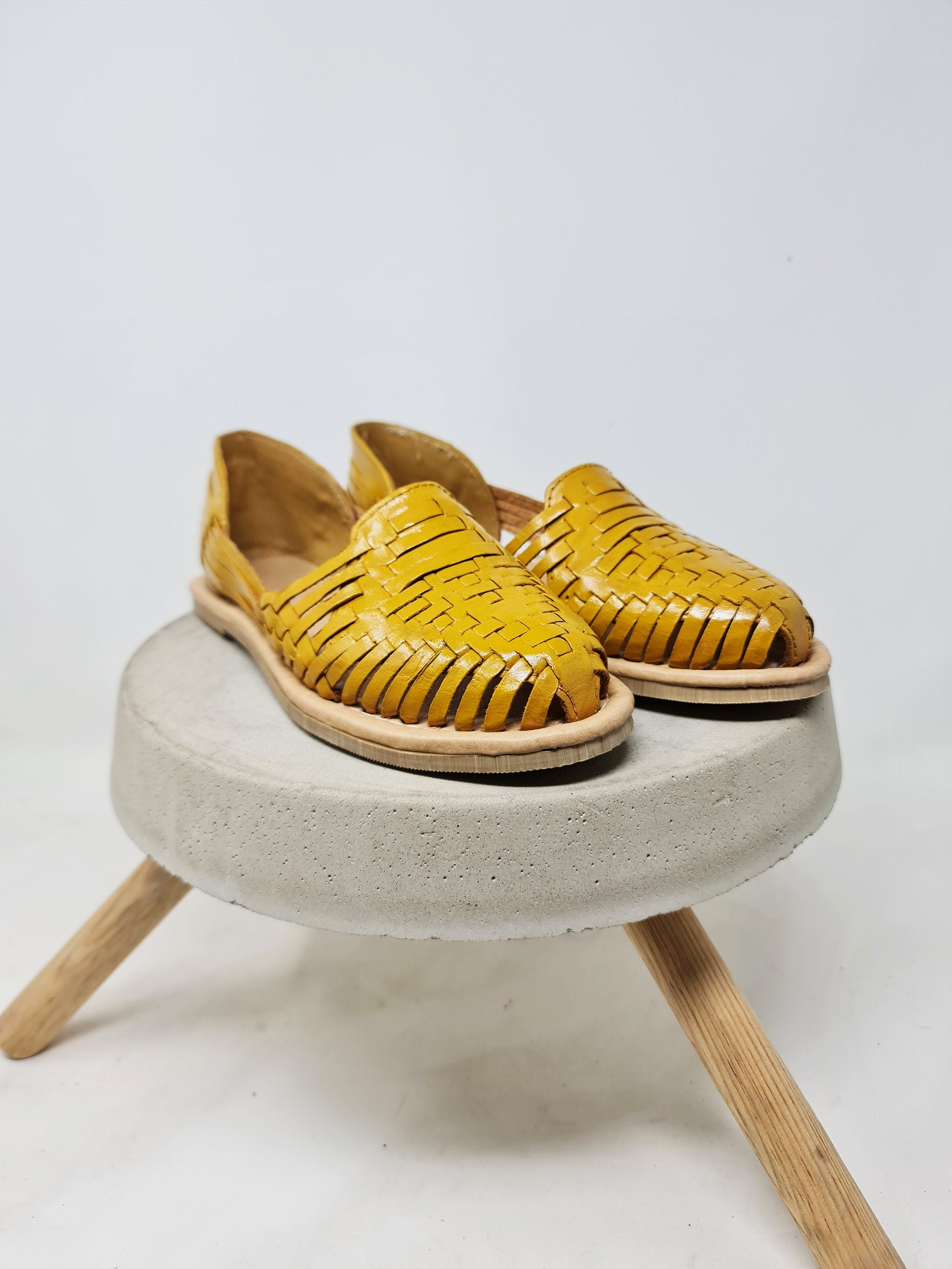 Huaraches mexicanos para mujer color mostaza, hurache shoe for woman