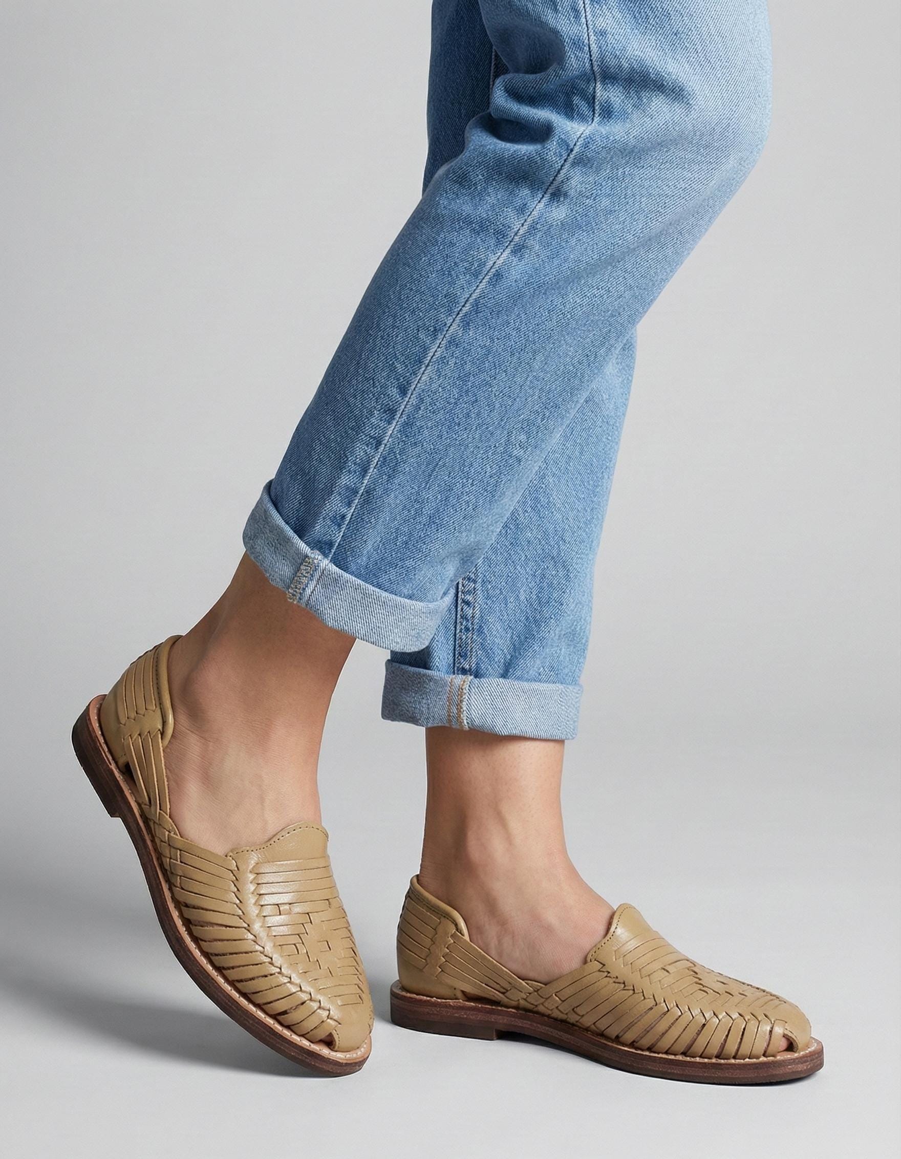 Women's neutral-color leather huaraches handmade in Mexico, Kwarachi
